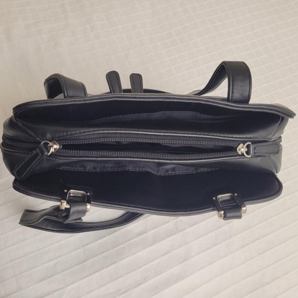 Worthington black leather shoulder bag with umbrella accessory - Picture 6 of 10